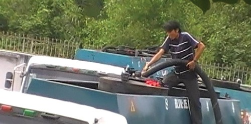 Kinh hoàng “công nghệ” xăng dỏm  ảnh 2