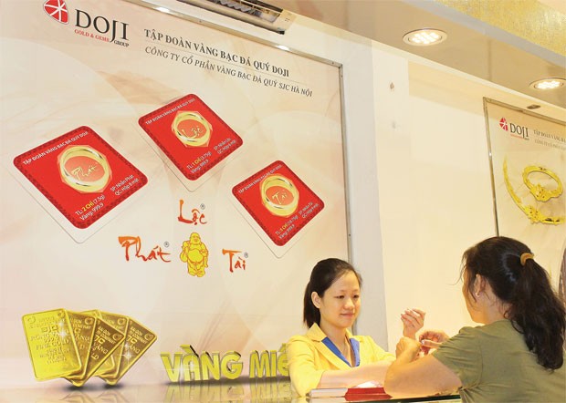 Vàng nội đứng nhìn vàng ngoại giảm ảnh 1 Vàng nội đứng nhìn vàng ngoại giảm ảnh 1