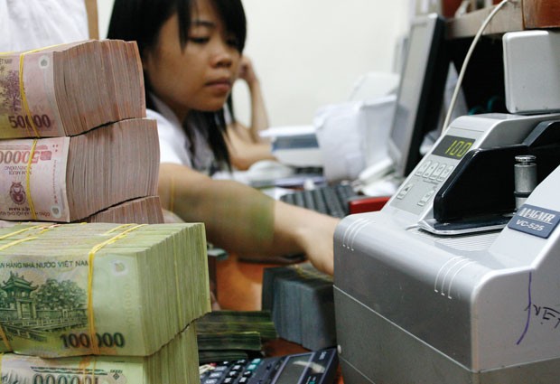 Bất chấp cảnh báo, ngân hàng vẫn ồ ạt đẩy vay tiêu dùng ảnh 1