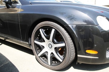 Đại gia bỏ siêu xe thoát thân ảnh 5