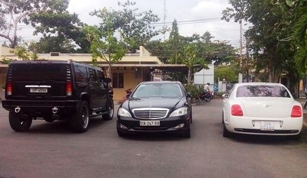 Điểm mặt đại gia bỏ siêu xe thoát thân ảnh 1