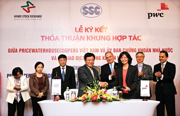 PwC hợp tác với UBCK xây dựng hệ thống cảnh báo sớm CTCK ảnh 1