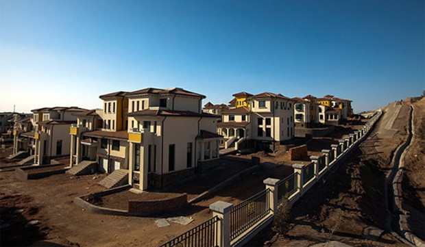 Thăm “thành phố ma” lớn nhất Trung Quốc ảnh 1