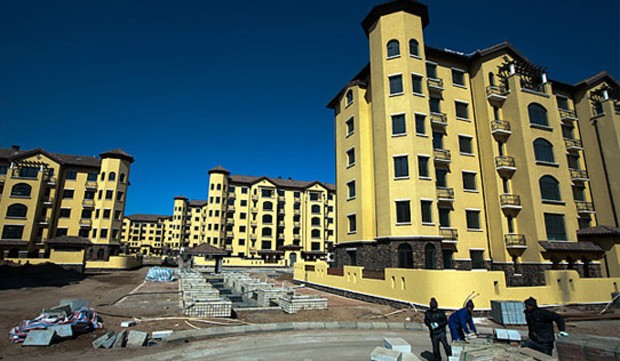 Thăm “thành phố ma” lớn nhất Trung Quốc ảnh 12