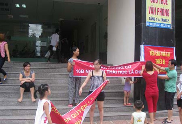 Dân chung cư 16B Nguyễn Thái Học, Hà Đông tập trung đòi quyền lợi ảnh 1