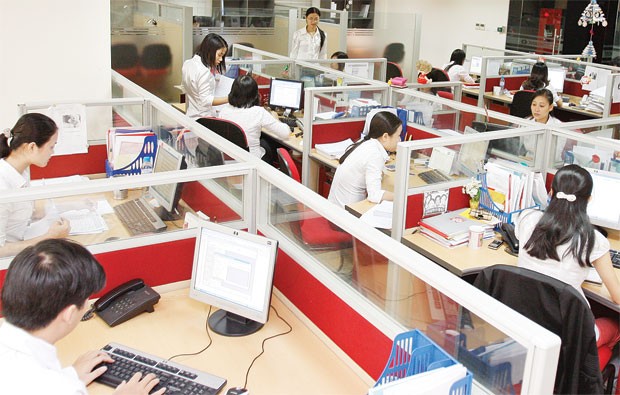 Sóng ngầm cắt giảm nhân sự ngân hàng ảnh 1