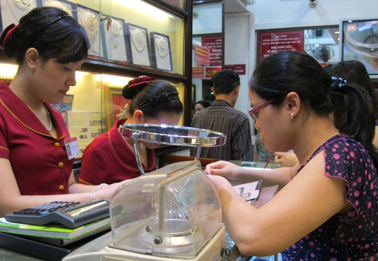 Dân Hà Nội thận trọng với “sóng vàng”  ảnh 1