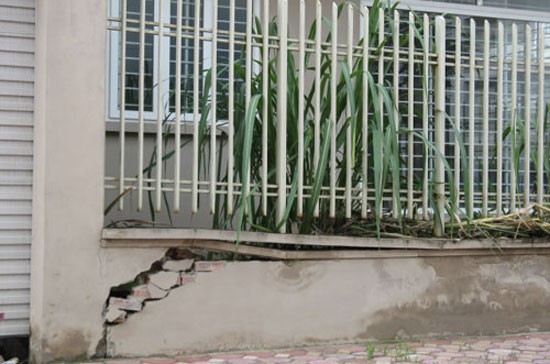 Cận cảnh loạt nhà triệu đô khu Văn Phú sụt lún, dọa sập ảnh 5