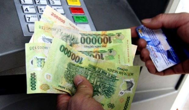 Dùng thẻ ATM của ngân hàng nào lợi nhất? ảnh 1 Dùng thẻ ATM của ngân hàng nào lợi nhất? ảnh 1