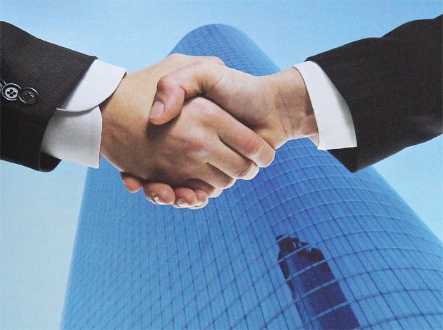 Những bàn tay trong gian khó ảnh 2