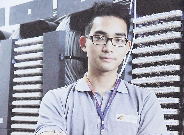 Những bàn tay trong gian khó ảnh 4 Những bàn tay trong gian khó ảnh 4