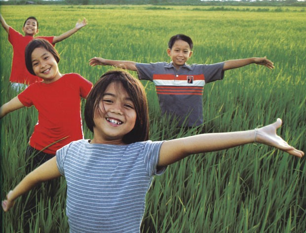 Những bàn tay trong gian khó ảnh 12 Những bàn tay trong gian khó ảnh 12