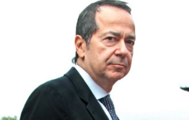John Paulson bỏ vàng chơi đàn ảnh 1