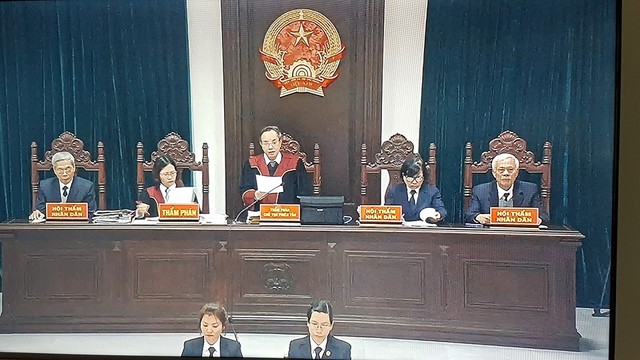 Bắt đầu xét xử Vũ “nhôm” trong vụ án sai pham chuyển nhượng đất vàng ảnh 1