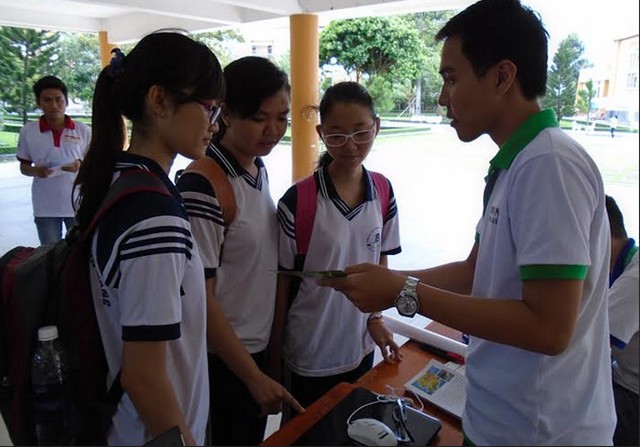 Sinh viên hào hứng trải nghiệm với đầu tư chứng khoán ảnh 1