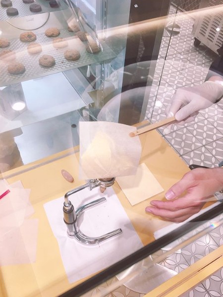 Cây kem dát vàng 24k khuynh đảo Sài Gòn ảnh 4