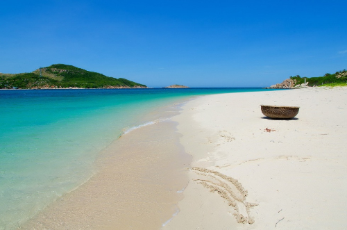 Khám phá thiên đường biển đảo Quy Nhơn ảnh 1