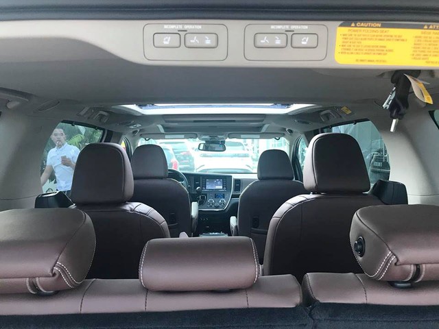 Toyota Sienna 2018 về Việt Nam - xe gia đình giá hơn 4 tỷ đồng ảnh 3