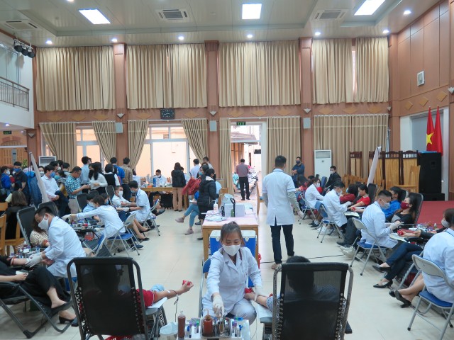 Chung tay phòng chống dịch Covid-19: Công đoàn Cơ quan Bảo hiểm Xã hội Việt Nam tổ chức chương trình hiến máu tình nguyện ảnh 1