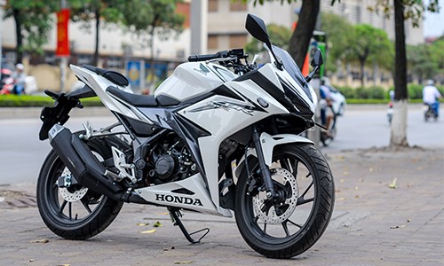 chi-tiet-honda-cbr150r-2016-dau-tien-o-ha-noi-4