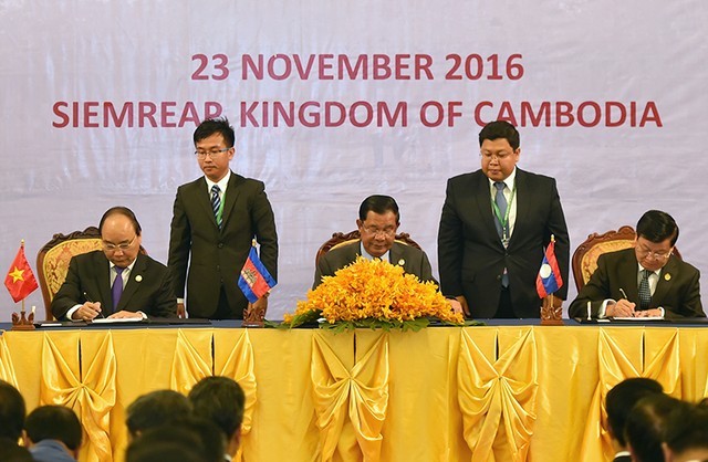 Hội nghị Camphuchia-Lào-Việt Nam 9: Thủ tướng nêu 7 đề xuất hợp tác triển khai nhanh ảnh 1