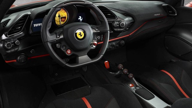 Ferrari 488 Pista - siêu xe mới thách thức McLaren 720S ảnh 6