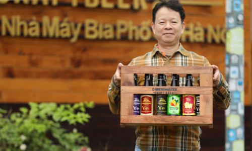 Bia thủ công giá tiền triệu biếu Tết ảnh 1