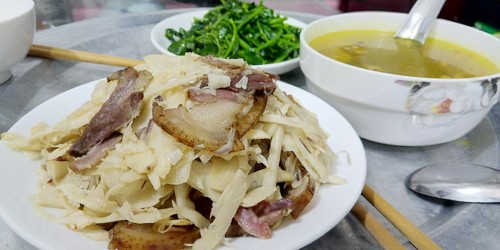 Măng đắng xào thịt lợn hun khói nên thử ở Mẫu Sơn ảnh 3