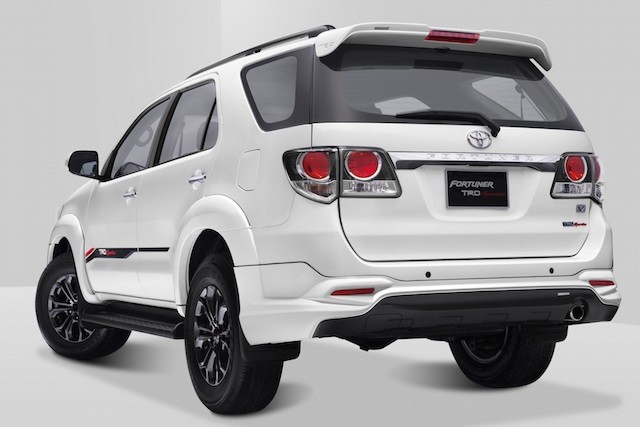 Fortuner TRD Sportive mới bán ra tại Việt Nam, giá từ 1,082 tỷ đồng ảnh 1