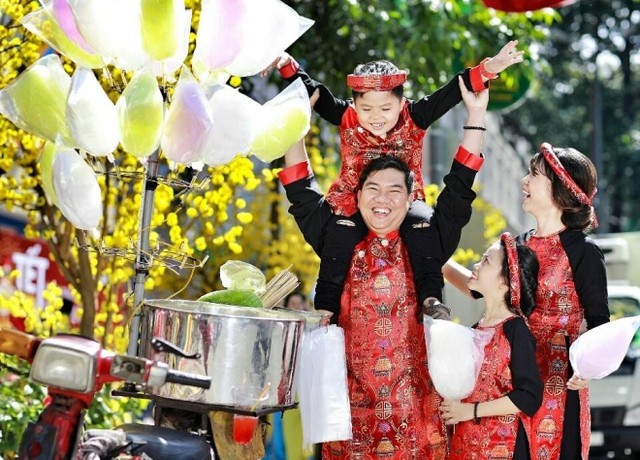 Những cách tạo dáng chụp ảnh đẹp dịp Tết ảnh 8