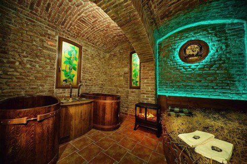 Bên trong spa bia chảy ra từ vòi tắm của giới ăn chơi ảnh 2
