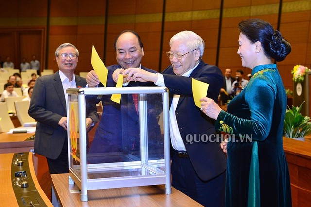 Đại biểu Quốc hội bỏ phiếu bầu Chủ tịch nước ảnh 1