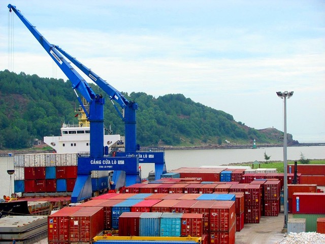 Nghệ An tìm giải pháp điều chỉnh quy hoạch hệ thống cảng biển ảnh 1