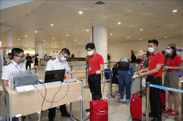 Mọi hành khách nhập cảnh Việt Nam thực hiện khai báo y tế bắt buộc từ ngày 7/3/2020 ảnh 11