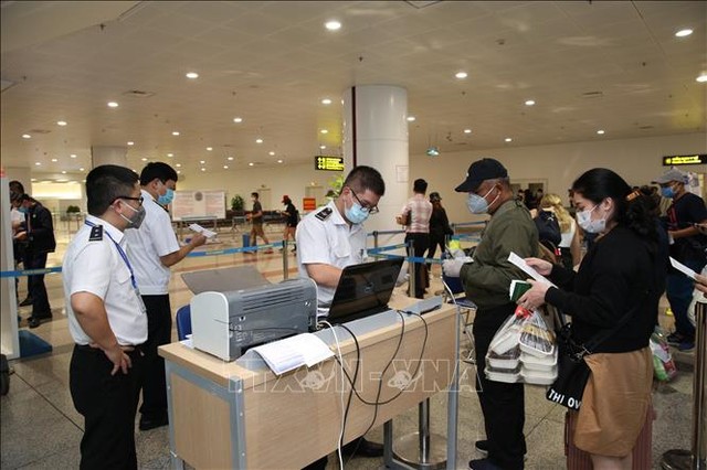 Mọi hành khách nhập cảnh Việt Nam thực hiện khai báo y tế bắt buộc từ ngày 7/3/2020 ảnh 14