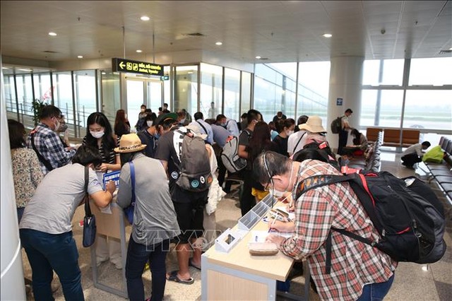 Mọi hành khách nhập cảnh Việt Nam thực hiện khai báo y tế bắt buộc từ ngày 7/3/2020 ảnh 2