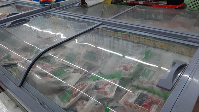 Lương thực, thực phẩm đầy ắp kệ siêu thị, người dân thoải mái mua sắm ảnh 7