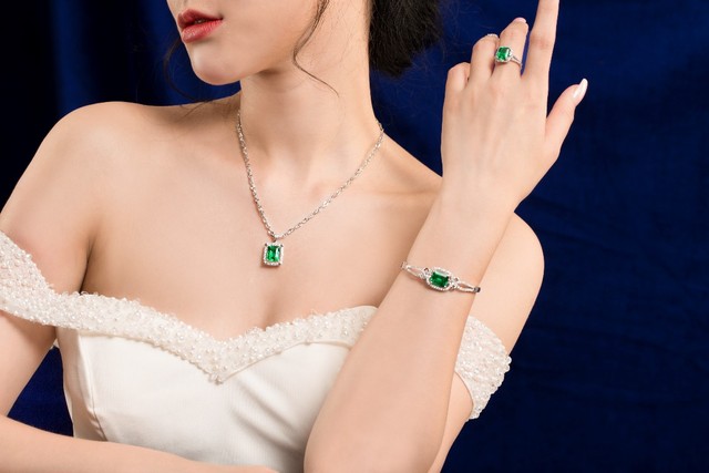 Trang sức AJC công bố nhận diện thương hiệu mới hiện đại và thời thượng ảnh 2
