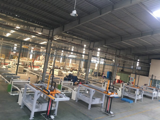  Nhà máy sản xuất ván sàn gạch nhựa SPC: Cuộc chơi tham vọng của Nhựa Pha Lê ảnh 1