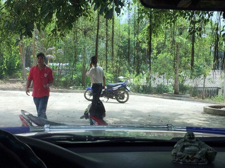 Phóng viên Báo Lao Động bị hành hung khi tác nghiệp gần khu vực gần nhà máy xử lý chất thải ảnh 3