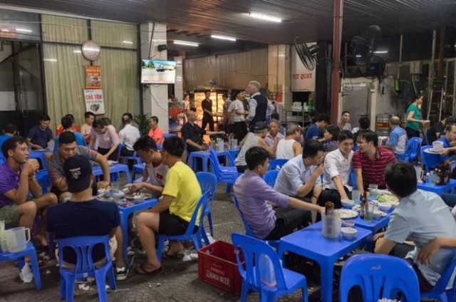 Báo Mỹ gợi ý một tối khám phá ẩm thực Hà Nội ảnh 3