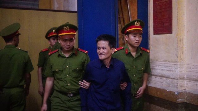Vũ “nhôm” nộp 9 trang giấy A4 ghi nguyện vọng ảnh 1