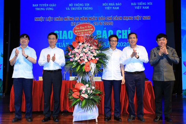 Phó Thủ tướng chúc mừng những người làm báo cả nước ảnh 1