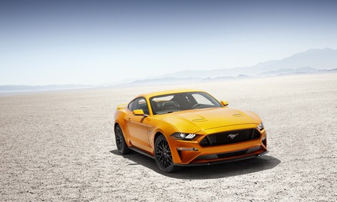 ford-mustang-2018-lo-dien-tai-dau-chevrolet-camaro-page-2