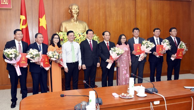 Điều động, bổ nhiệm nhân sự 5 địa phương ảnh 1