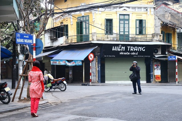 Phố phường Hà Nội vắng vẻ sáng mùng 1 Tết ảnh 1