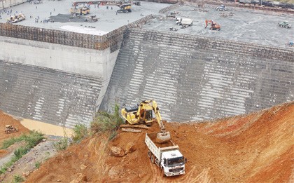 Phát triển kinh tế, chỉ vốn ngân hàng là chưa đủ ảnh 1