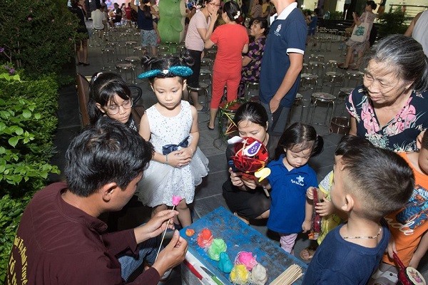 Cư dân Mon City hào hứng tham dự lễ hội Trung thu đầu tiên ảnh 3