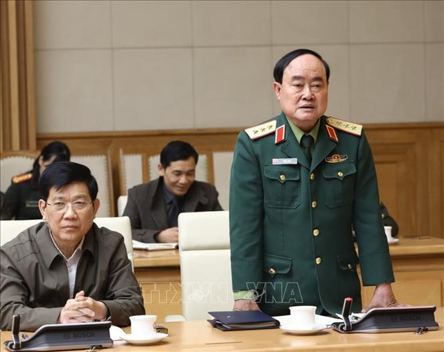 Phó Thủ tướng Vũ Đức Đam chủ trì họp triển khai các biện pháp phòng, chống dịch COVID-19 ảnh 1