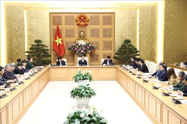 Phó Thủ tướng Vũ Đức Đam chủ trì họp triển khai các biện pháp phòng, chống dịch COVID-19 ảnh 3